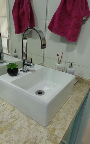 Apartamento à venda com 73m², 2 quartos e 1 vagaBanheiro Social - Pia