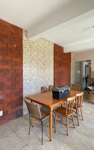 Casa à venda com 190m², 4 quartos e 2 vagas