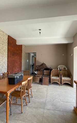 Casa à venda com 190m², 4 quartos e 2 vagas