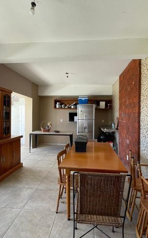 Casa à venda com 190m², 4 quartos e 2 vagas