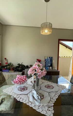 Casa à venda com 190m², 4 quartos e 2 vagas