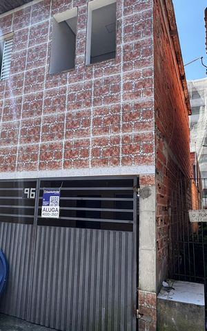 Casa para alugar com 80m², 2 quartos e 1 vaga