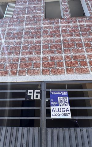 Casa para alugar com 80m², 2 quartos e 1 vaga
