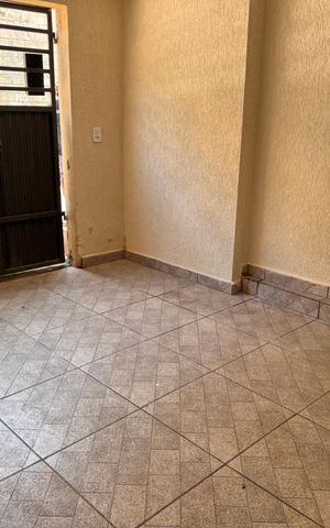Casa para alugar com 80m², 2 quartos e 1 vaga