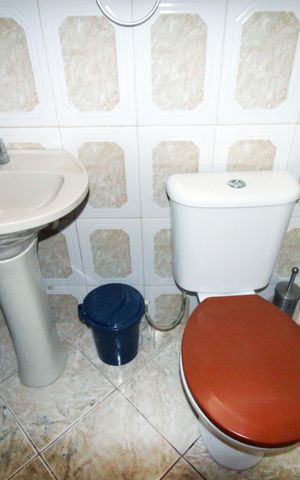 Casa à venda com 110m², 2 quartos e 2 vagasBanheiro de serviço