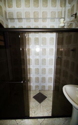 Casa à venda com 110m², 2 quartos e 2 vagasBanheiro de serviço