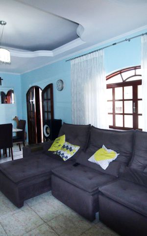 Casa à venda com 110m², 2 quartos e 2 vagasSala