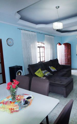 Casa à venda com 110m², 2 quartos e 2 vagasSala