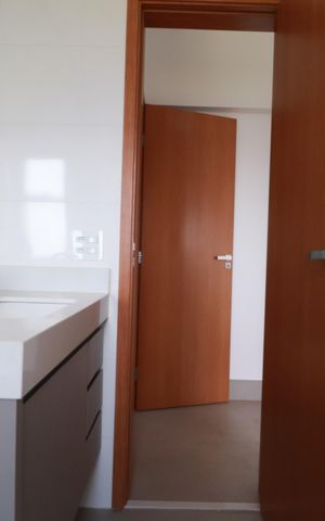 Apartamento para alugar com 80m², 2 quartos e 2 vagasBanheiro suite 