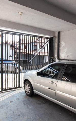 Casa à venda com 100m², 4 quartos e 2 vagas Casa à venda com 100m², 4 quartos e 2 vagasGaragem