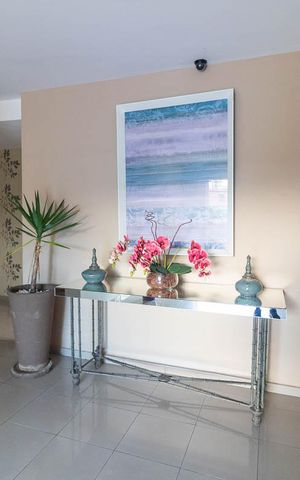 Apartamento à venda com 87m², 3 quartos e 2 vagas Apartamento à venda com 87m², 3 quartos e 2 vagasHall de entrada