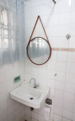 Casa à venda com 370m², 3 quartos e 3 vagasBanheiro 2