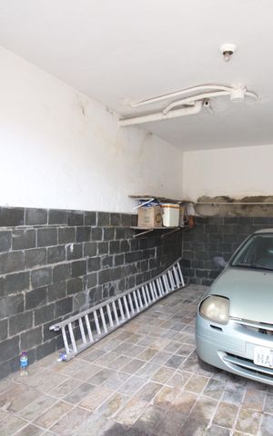 Casa à venda com 370m², 3 quartos e 3 vagasGaragem