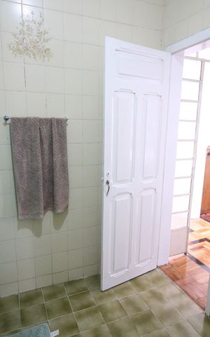 Casa à venda com 370m², 3 quartos e 3 vagasBanheiro 1