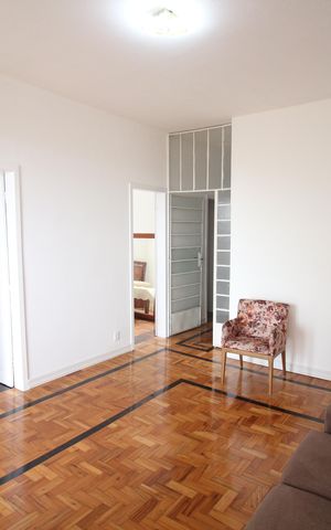 Casa à venda com 370m², 3 quartos e 3 vagasSala