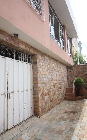 Casa à venda com 370m², 3 quartos e 3 vagasQuintal