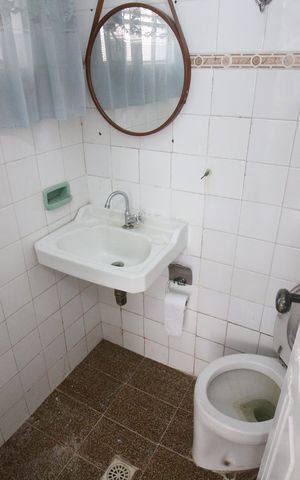 Casa à venda com 370m², 3 quartos e 3 vagasBanheiro 2