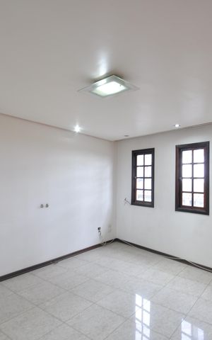 Casa à venda com 165m², 3 quartos e 6 vagasSala