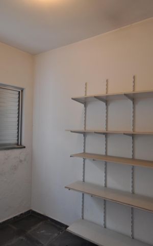 Casa à venda com 165m², 3 quartos e 6 vagasQuarto de serviço