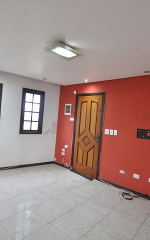 Casa à venda com 165m², 3 quartos e 6 vagasSala