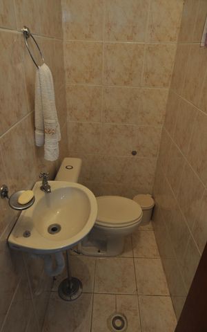 Casa à venda com 165m², 3 quartos e 6 vagasBanheiro de serviço
