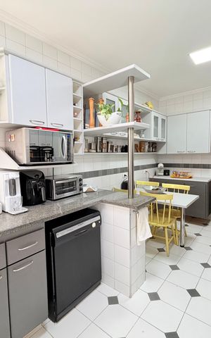 Casa para alugar com 250m², 3 quartos e 4 vagas Casa para alugar com 250m², 3 quartos e 4 vagasCozinha