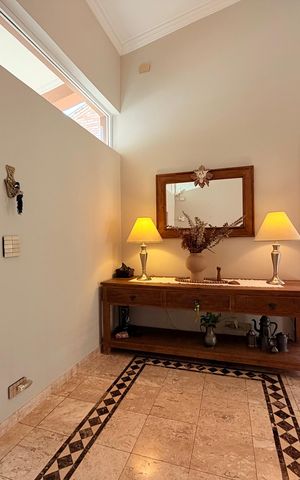 Casa para alugar com 250m², 3 quartos e 4 vagas Casa para alugar com 250m², 3 quartos e 4 vagasSala