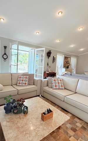 Casa para alugar com 250m², 3 quartos e 4 vagas Casa para alugar com 250m², 3 quartos e 4 vagasSala