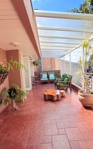 Casa para alugar com 250m², 3 quartos e 4 vagas Casa para alugar com 250m², 3 quartos e 4 vagasVaranda