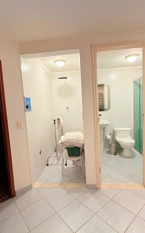 Casa para alugar com 250m², 3 quartos e 4 vagas Casa para alugar com 250m², 3 quartos e 4 vagasBanheiro 4