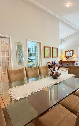 Casa para alugar com 250m², 3 quartos e 4 vagas Casa para alugar com 250m², 3 quartos e 4 vagasSala