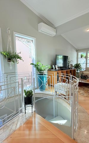 Casa para alugar com 250m², 3 quartos e 4 vagas Casa para alugar com 250m², 3 quartos e 4 vagasSala