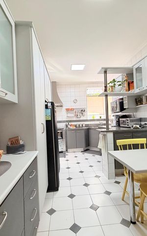 Casa para alugar com 250m², 3 quartos e 4 vagas Casa para alugar com 250m², 3 quartos e 4 vagasCozinha
