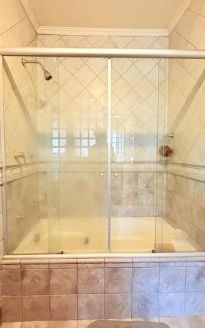Casa para alugar com 250m², 3 quartos e 4 vagas Casa para alugar com 250m², 3 quartos e 4 vagasBanheiro 2