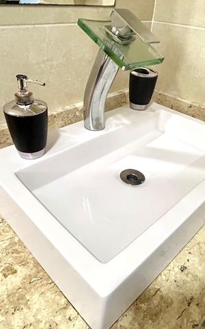 Apartamento para alugar com 46m², 2 quartos e 1 vaga Apartamento para alugar com 46m², 2 quartos e 1 vagaBanheiro