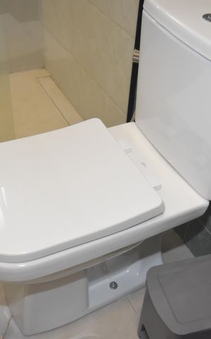Casa à venda com 201m², 3 quartos e 5 vagas Casa à venda com 201m², 3 quartos e 5 vagasbanheiro social