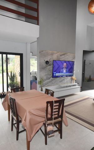 Casa à venda com 201m², 3 quartos e 5 vagas Casa à venda com 201m², 3 quartos e 5 vagasSala de Jantar