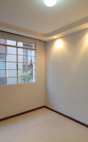 Casa de condomínio à venda com 78m², 2 quartos e 1 vagaSala