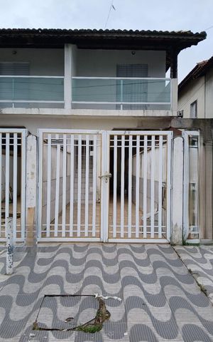 Casa para alugar com 65m², 2 quartos e 1 vaga Casa para alugar com 65m², 2 quartos e 1 vagaFachada