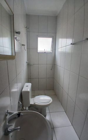 Casa para alugar com 65m², 2 quartos e 1 vaga Casa para alugar com 65m², 2 quartos e 1 vagaBanheiro