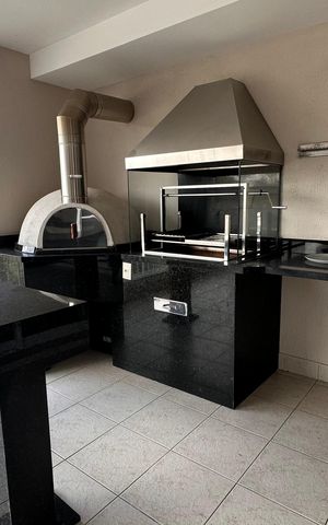 Apartamento para alugar com 160m², 3 quartos e 2 vagas Apartamento para alugar com 160m², 3 quartos e 2 vagasVaranda