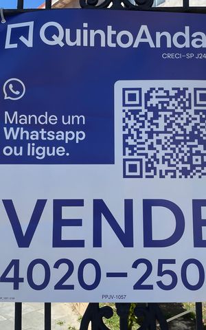 Casa à venda com 309m², 2 quartos e 2 vagas Casa à venda com 309m², 2 quartos e 2 vagasPlaca