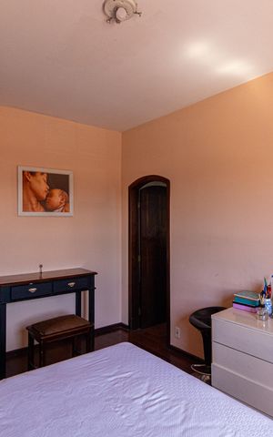 Casa à venda com 309m², 2 quartos e 2 vagas Casa à venda com 309m², 2 quartos e 2 vagasSuíte