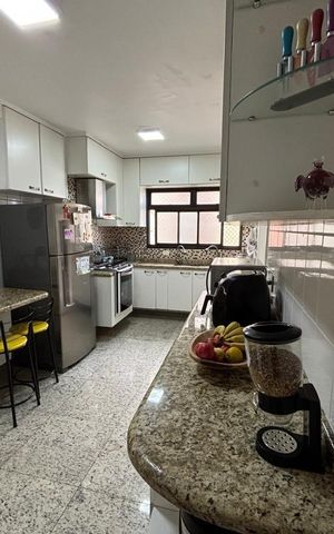 Apartamento à venda com 135m², 3 quartos e 3 vagas Apartamento à venda com 135m², 3 quartos e 3 vagasCozinha