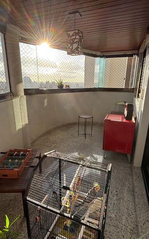 Apartamento à venda com 135m², 3 quartos e 3 vagas Apartamento à venda com 135m², 3 quartos e 3 vagasVaranda