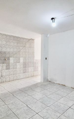 Casa para alugar com 100m², 2 quartos e sem vaga Casa para alugar com 100m², 2 quartos e sem vagaSala