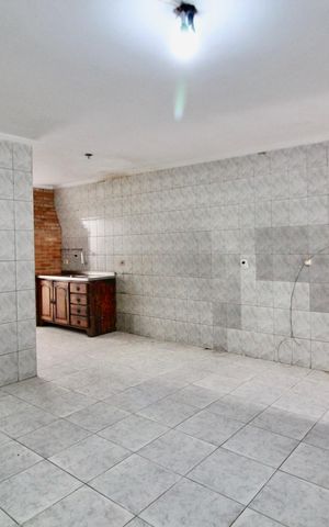 Casa para alugar com 100m², 2 quartos e sem vaga Casa para alugar com 100m², 2 quartos e sem vagaSala