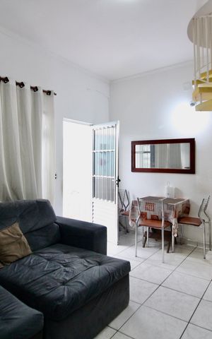 Casa à venda com 165m², 5 quartos e 2 vagas Casa à venda com 165m², 5 quartos e 2 vagasSala