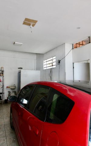 Casa à venda com 165m², 5 quartos e 2 vagas Casa à venda com 165m², 5 quartos e 2 vagasGaragem