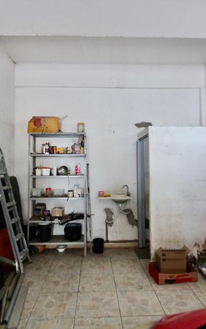 Casa à venda com 165m², 5 quartos e 2 vagas Casa à venda com 165m², 5 quartos e 2 vagasGaragem